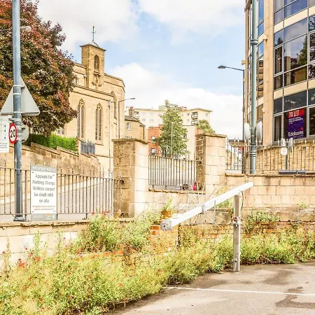 Holiday home Appealing In Bradford Near Forster Square Retail Park