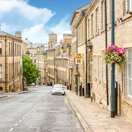 Appealing In Bradford Near Forster Square Retail Park *