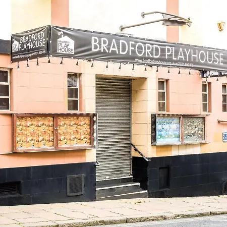 Appealing In Bradford Near Forster Square Retail Park Holiday home *